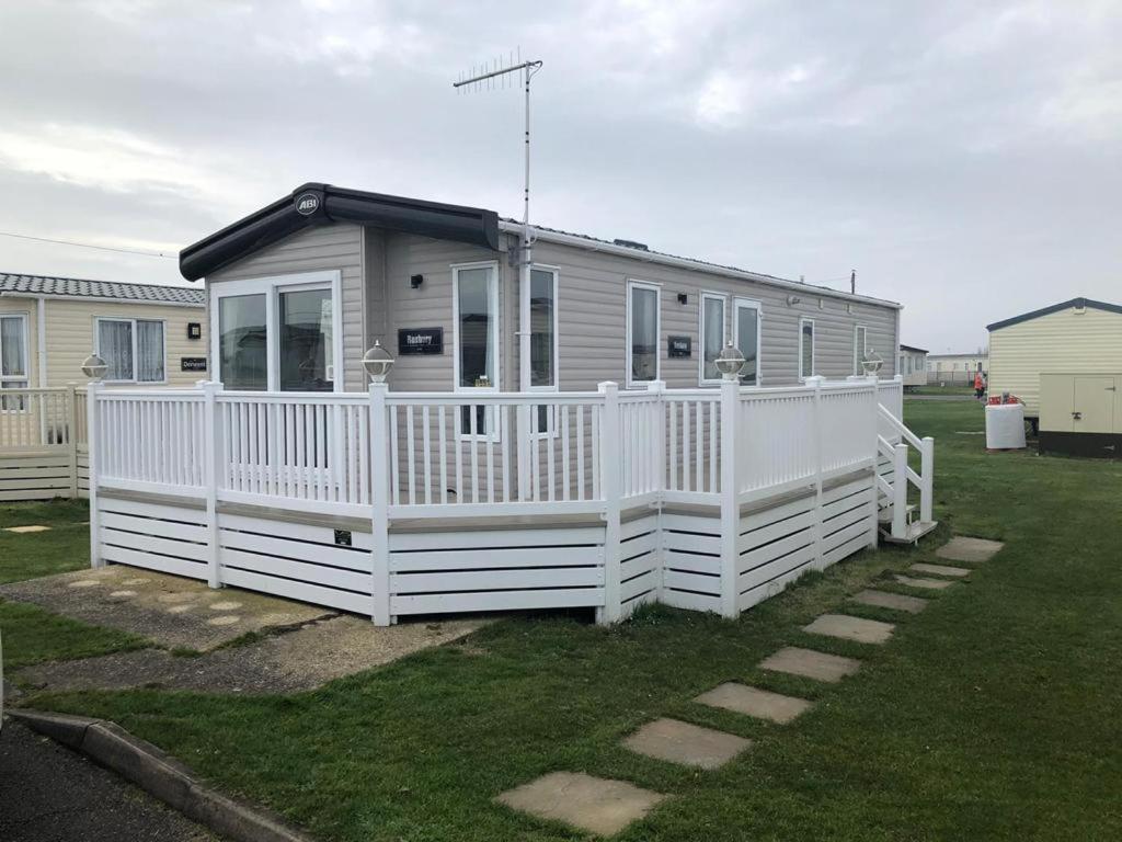 The Sherbourne Villa Selsey Esterno foto